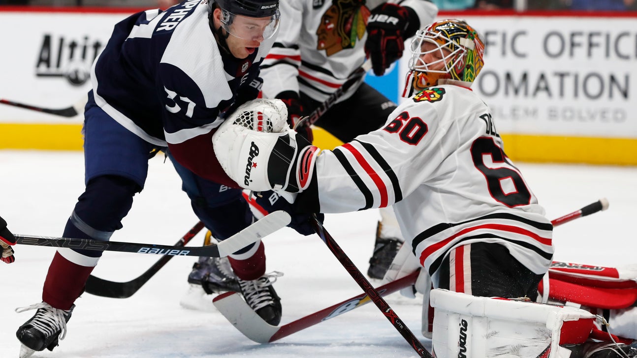Collin Delia makes 35 saves, Blackhawks beat Avs 2-1
