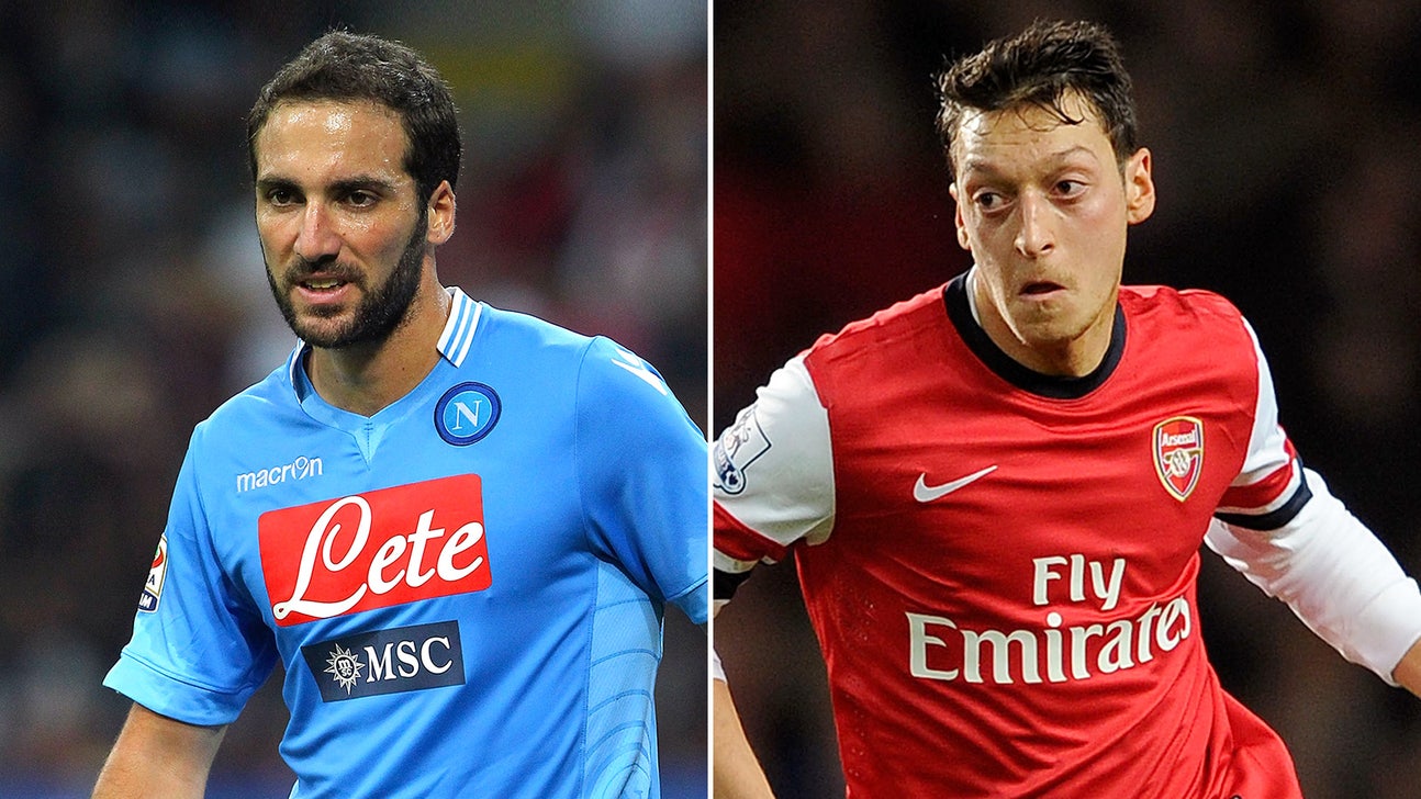 Live on FS1: Arsenal takes on Napoli in Champions League action