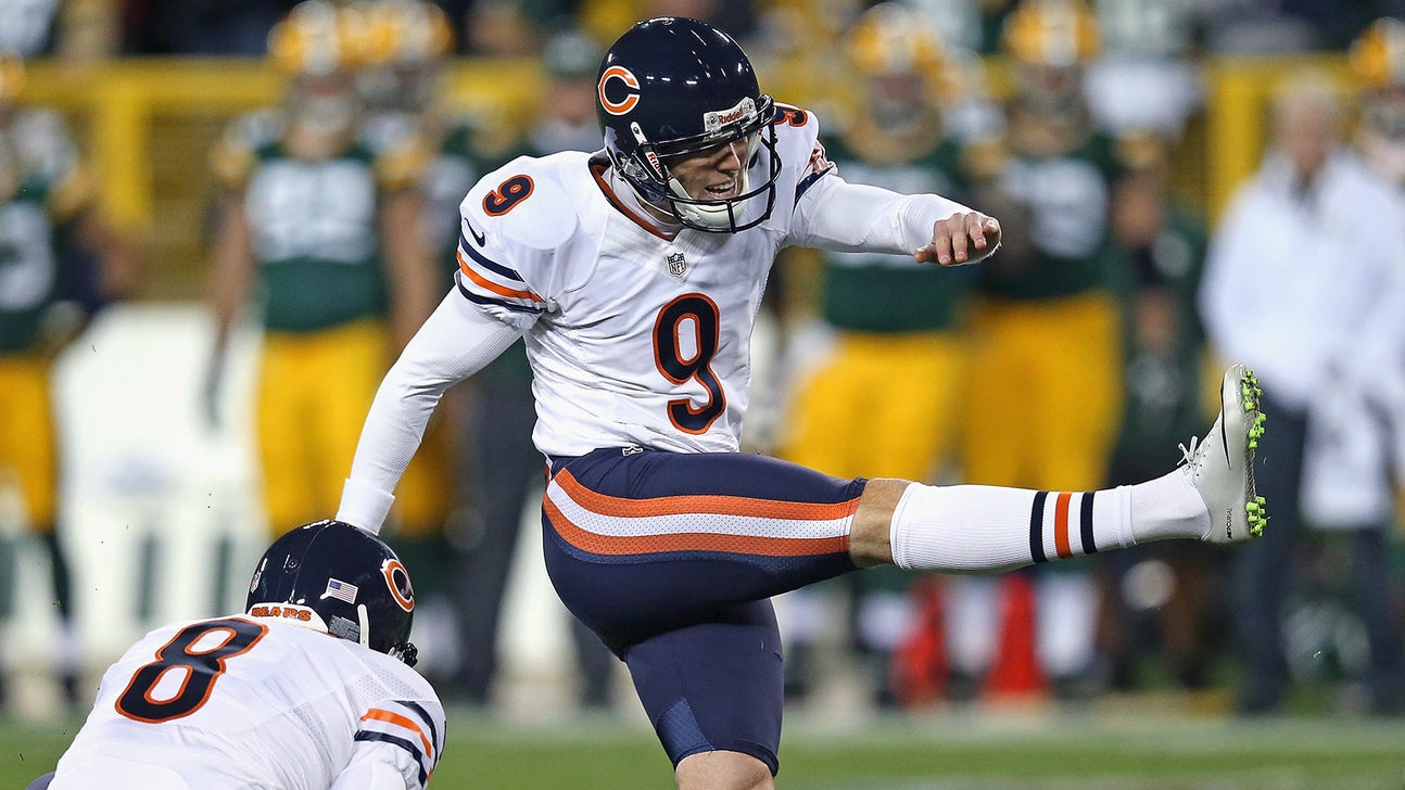 Bears kicker Robbie Gould pranks rookie with exploding golf ball
