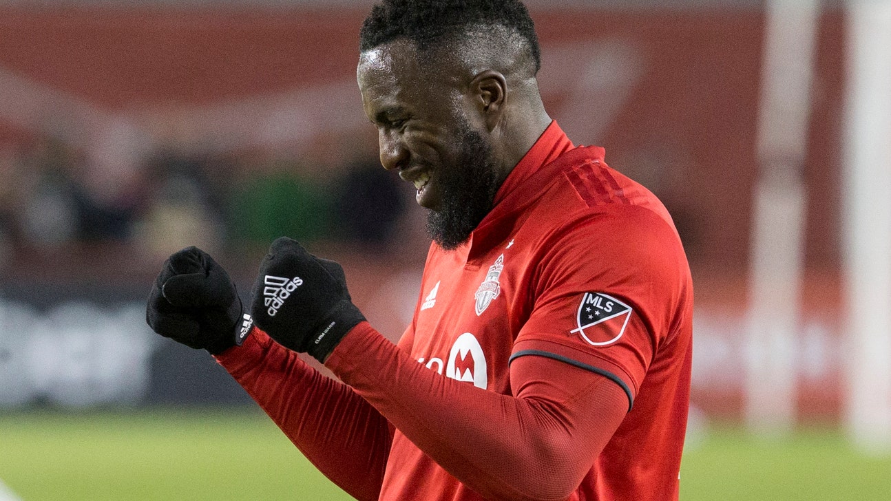 Jozy Altidore scores winner, Toronto FC beats Revolution 3-2