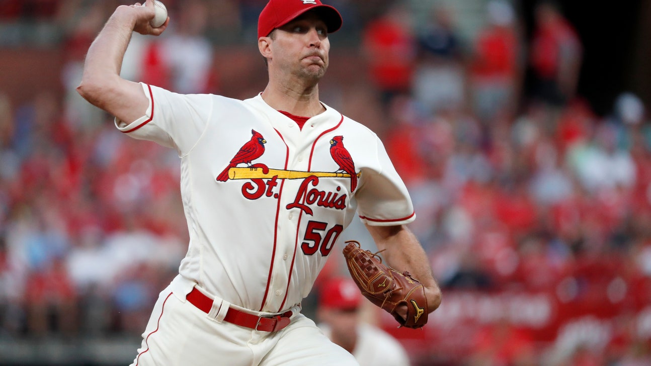 Wainwright overcomes 1st-pitch HR, leads Cards over Pirates