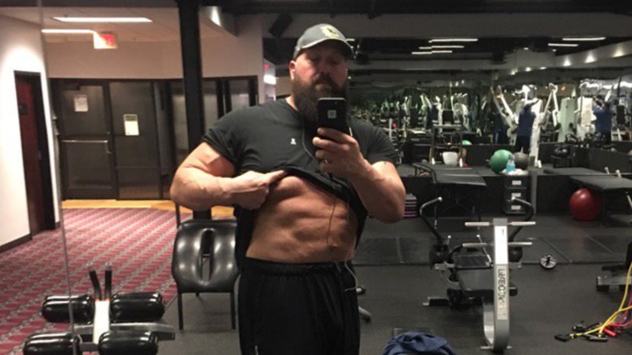 WWE's The Big Show is working on a six-pack
