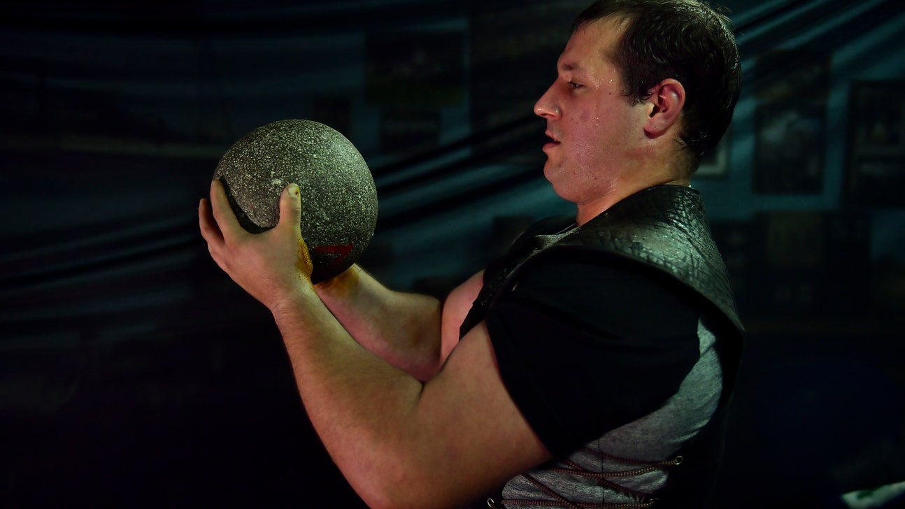 Lifting 200-kilogram stones in Spain's Basque Country