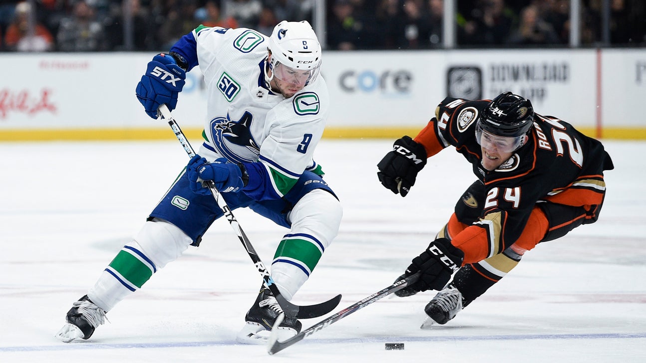 Getzlaf's goal, Gibson's 39 saves put Ducks past Canucks 2-1