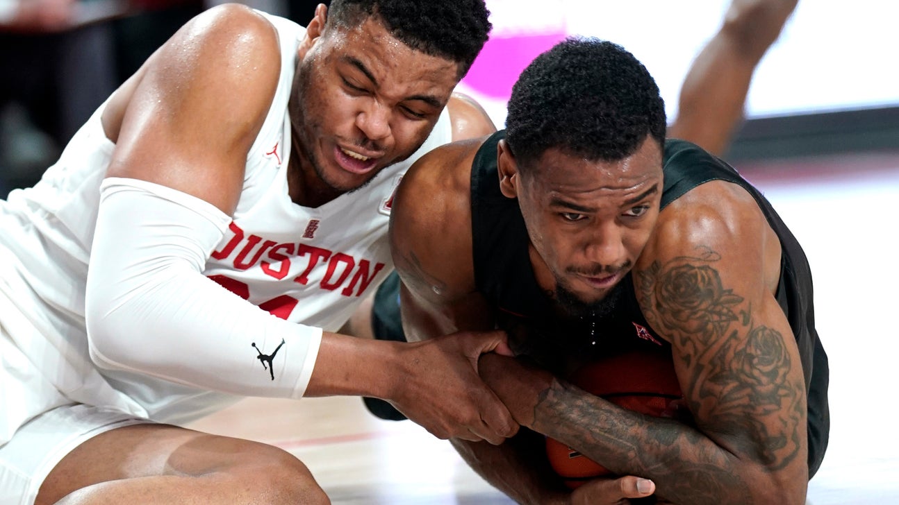 Brooks, Davis help No. 12 Houston beat SMU 90-79