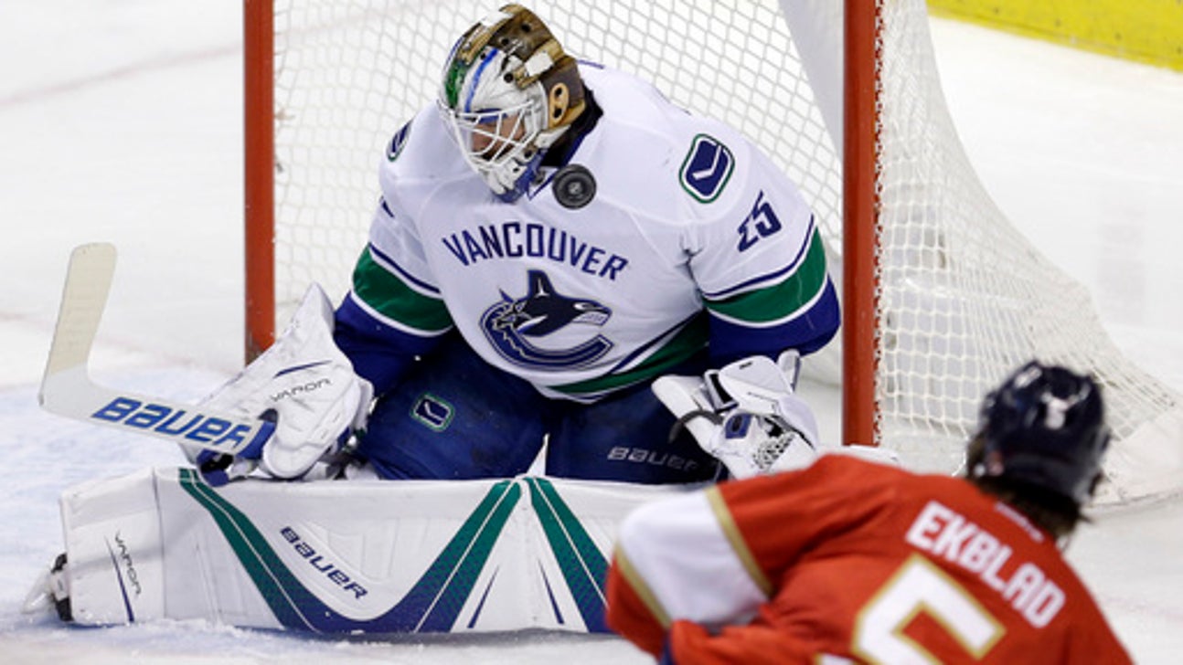 Ekblad, Barkov lead Panthers to 4-2 win over Canucks (Dec 10, 2016)