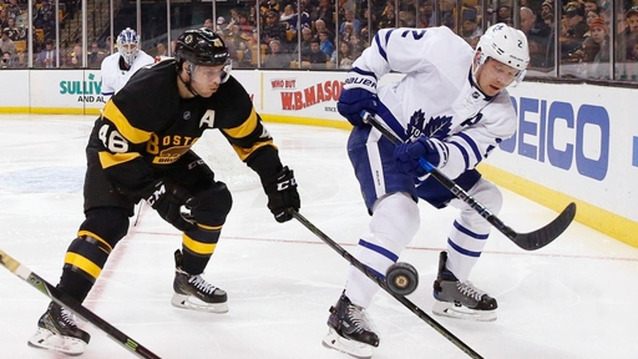 Matthews, Hyman score in 2nd, Maple Leafs beat Bruins 4-1 (Dec 10, 2016)
