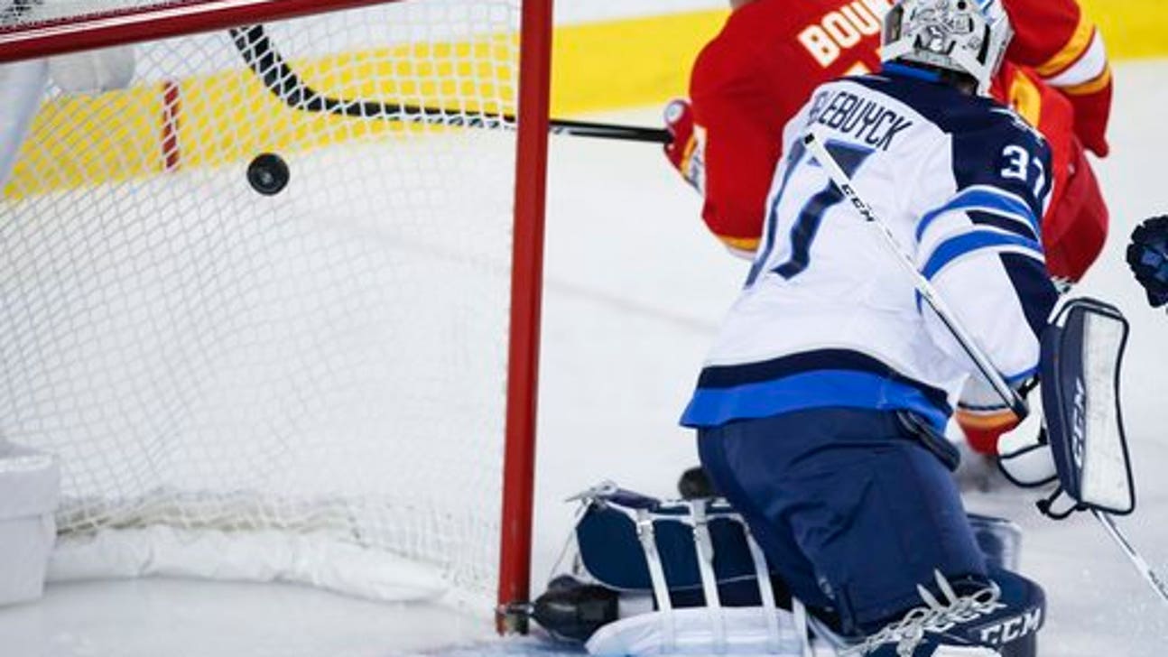 Hamilton scores twice, Flames beat Jets 6-2 for 6th straight (Dec 10, 2016)