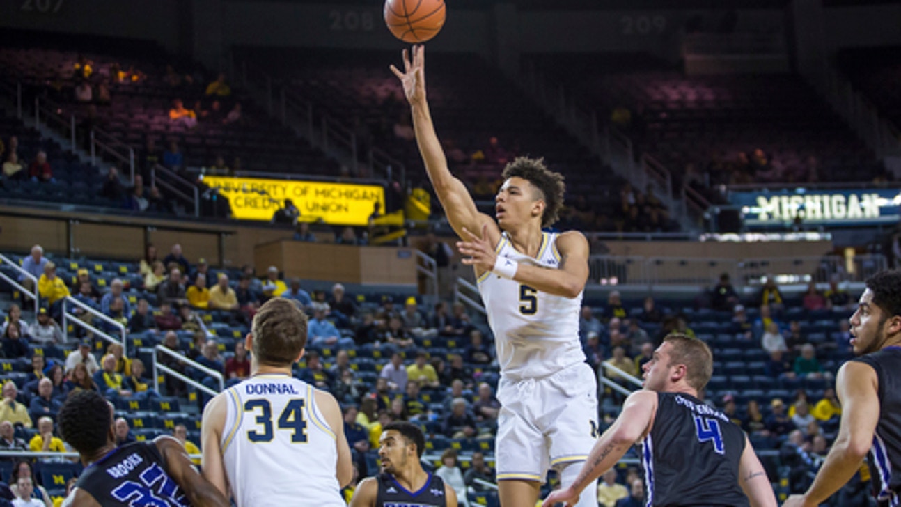 Michigan makes 19 3-pointers in 97-53 rout of Cent. Arkansas (Dec 13, 2016)