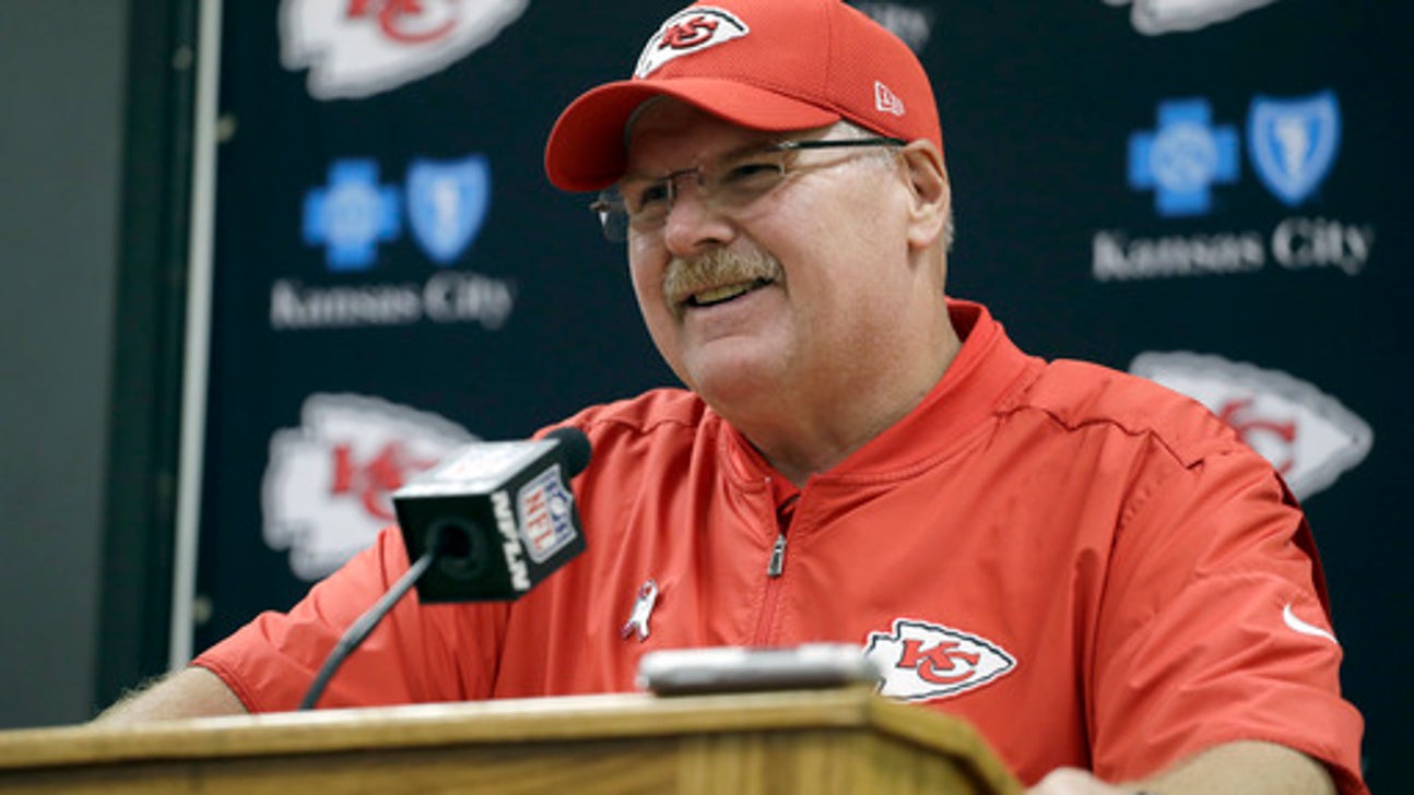 Titans, Chiefs meet with plenty of playoff implications