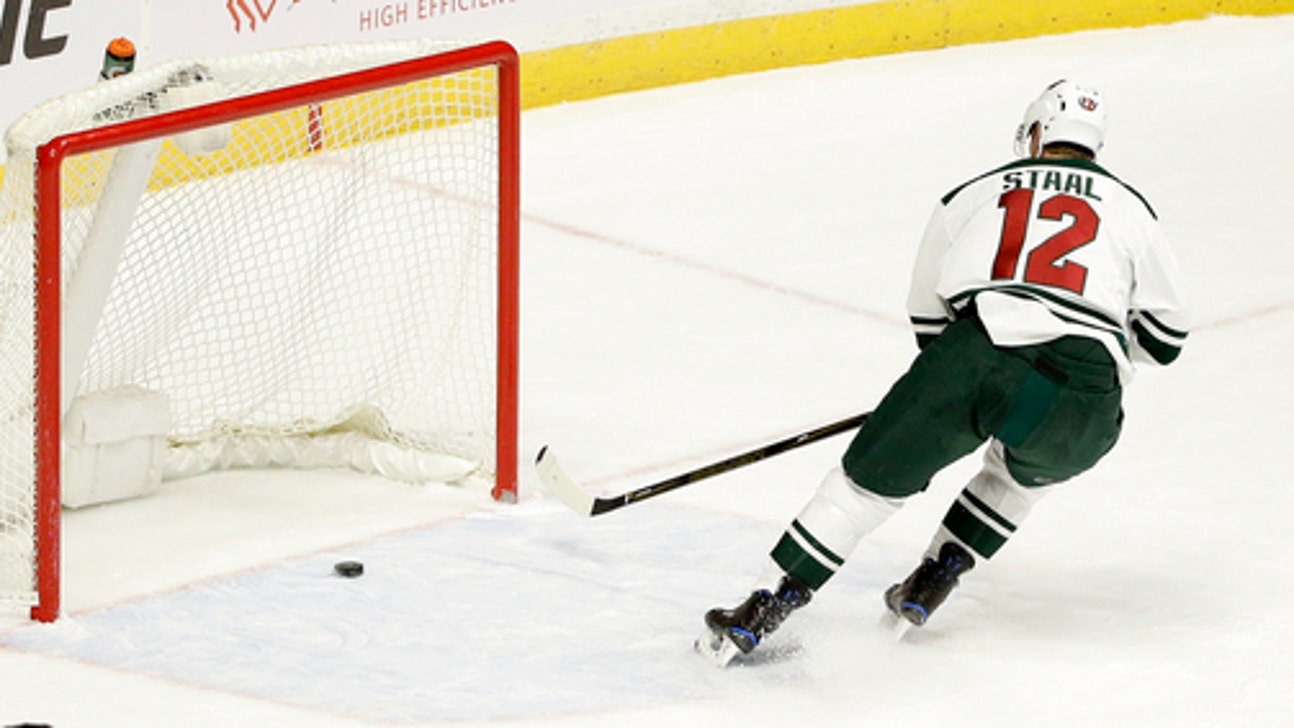 Dubnyk, Staal help Wild top Predators 5-2 for 6th straight (Dec 15, 2016)