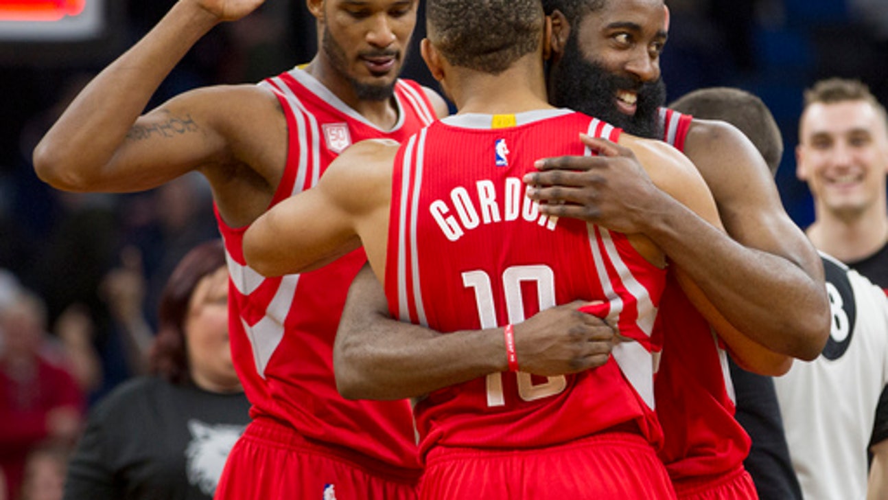 Rockets rally for 10th straight win, stun Wolves in OT (Dec 17, 2016)