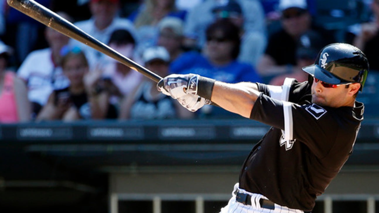 Tigers bring back catcher Alex Avila with $2M, 1-year deal