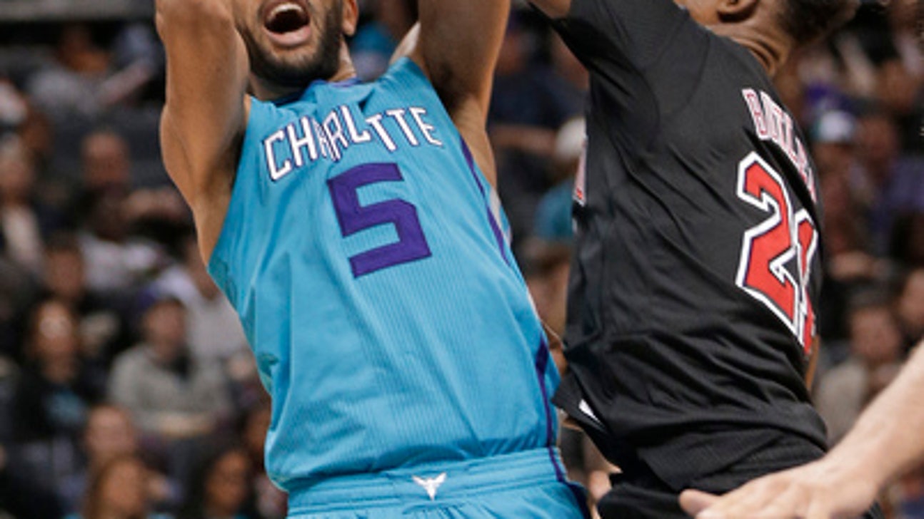 Batum has triple-double, Hornets top frustrated Bulls 103-91 (Dec 23, 2016)