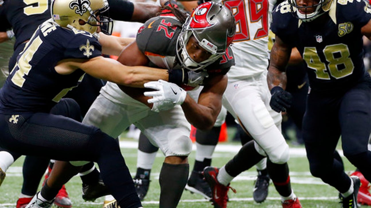 Bucs bench starting RB Martin in pivotal game against Saints