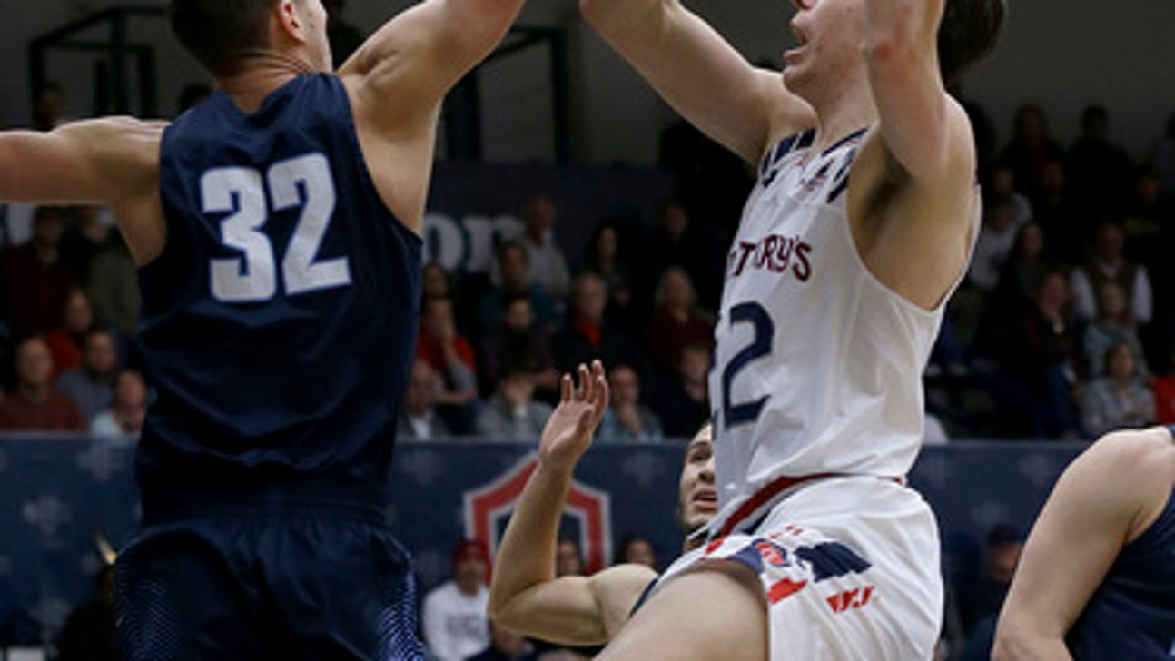 Reserve Tanner Krebs sparks Saint Mary's victory (Dec 31, 2016)