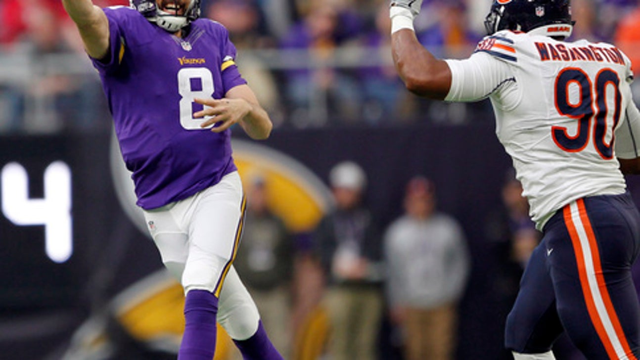 Bradford, Vikings blow out Bears 38-10 in finale (Jan 01, 2017)