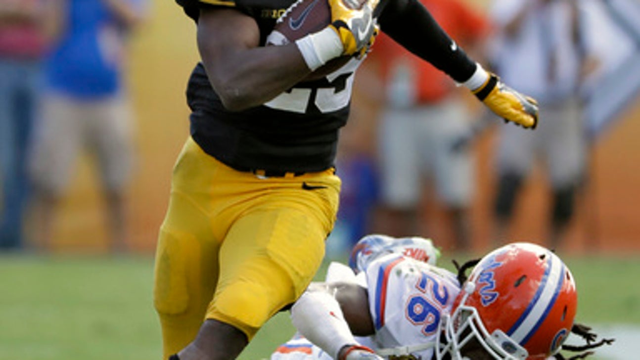Iowa running back Akrum Wadley returning for senior season