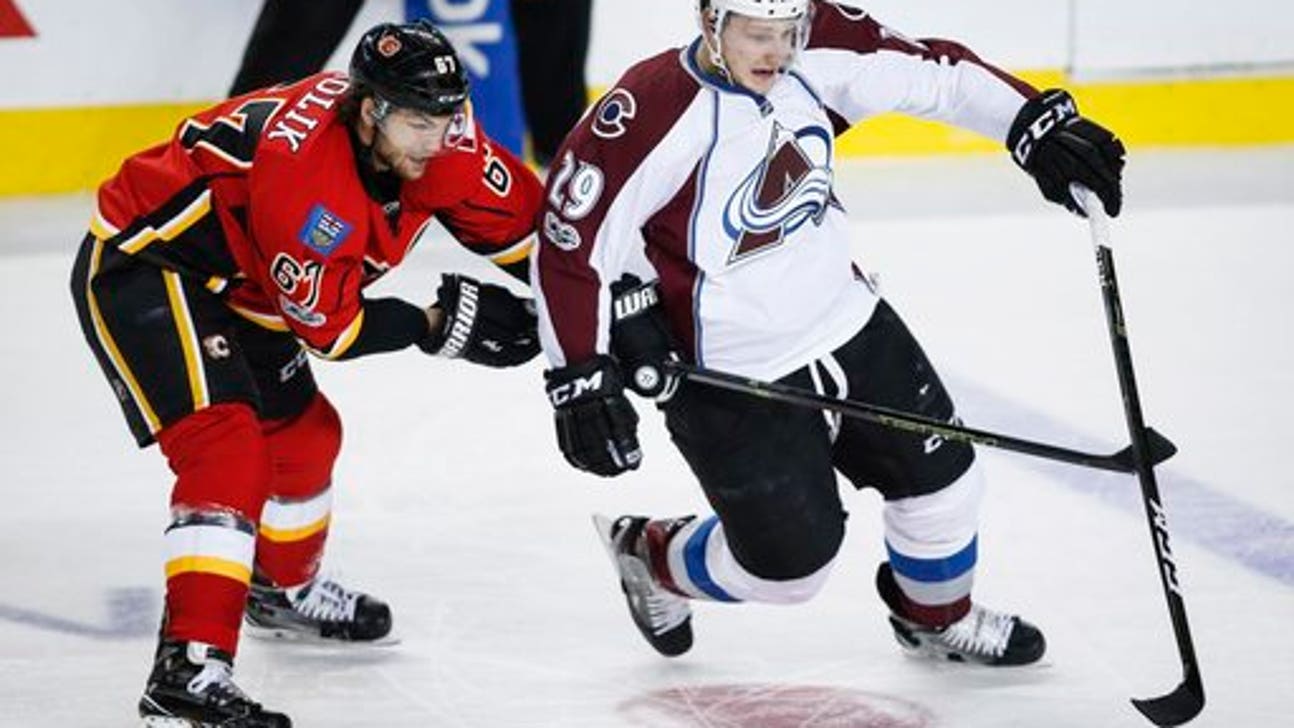 Backlund scores for 5th straight game, Flames beat Avalanche (Jan 04, 2017)