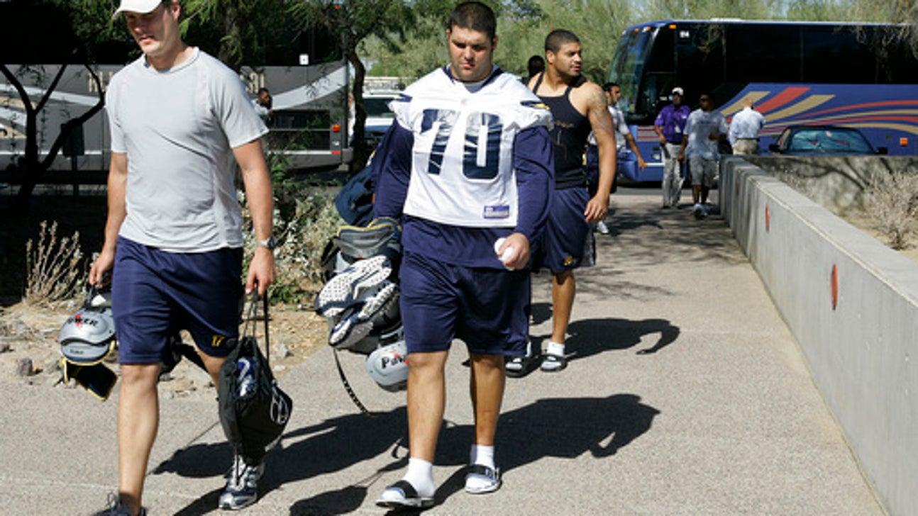 Ex-NFL player gets clean, now seeks college coach position