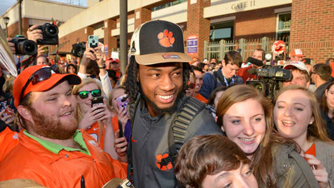 Clemson receivers Williams, Scott officially leave for NFL