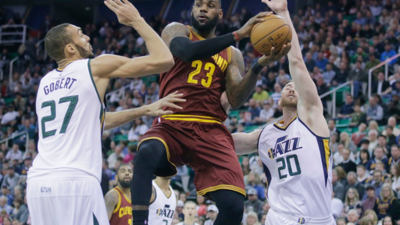 Hayward helps Jazz hold off LeBron, beat Cavs 100-92 (Jan 10, 2017)