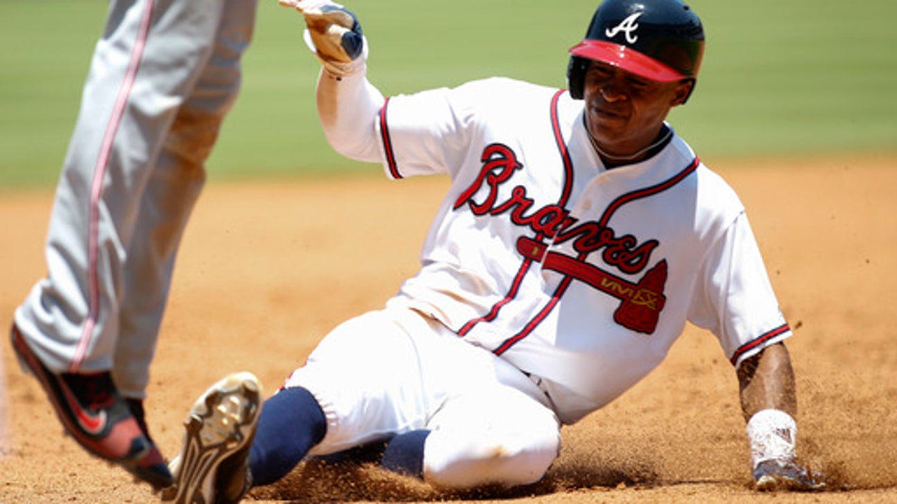 Seattle acquires Drew Smyly as it makes pair of trades