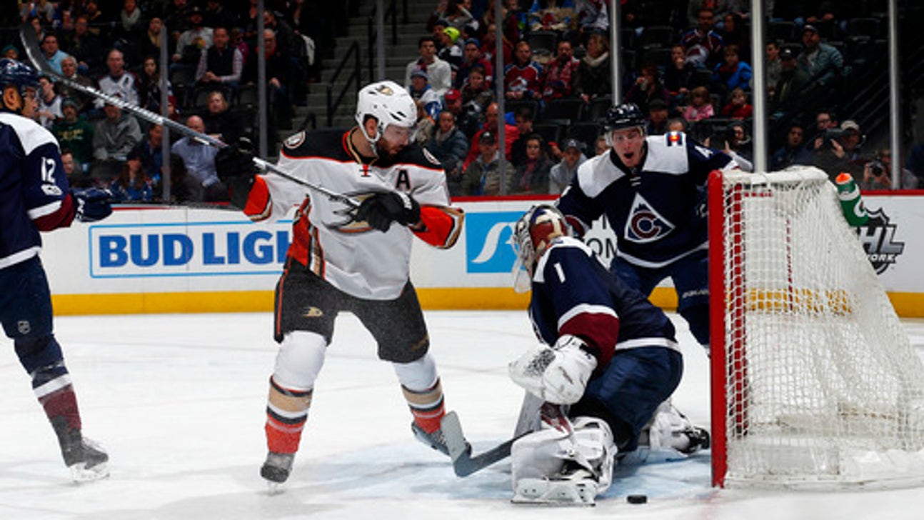 Gibson, Silfverberg solid again as Ducks beat Avs 4-1 (Jan 12, 2017)