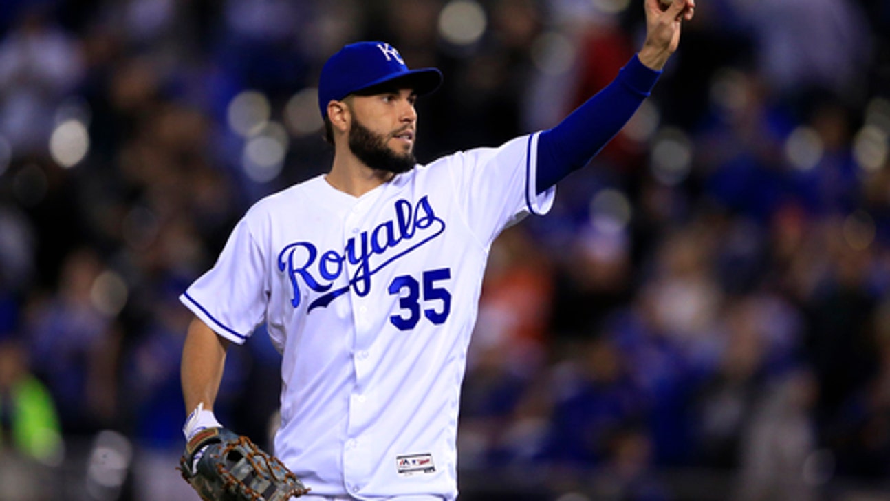 Royals, Hosmer agree to $12.25M deal to avoid arbitration