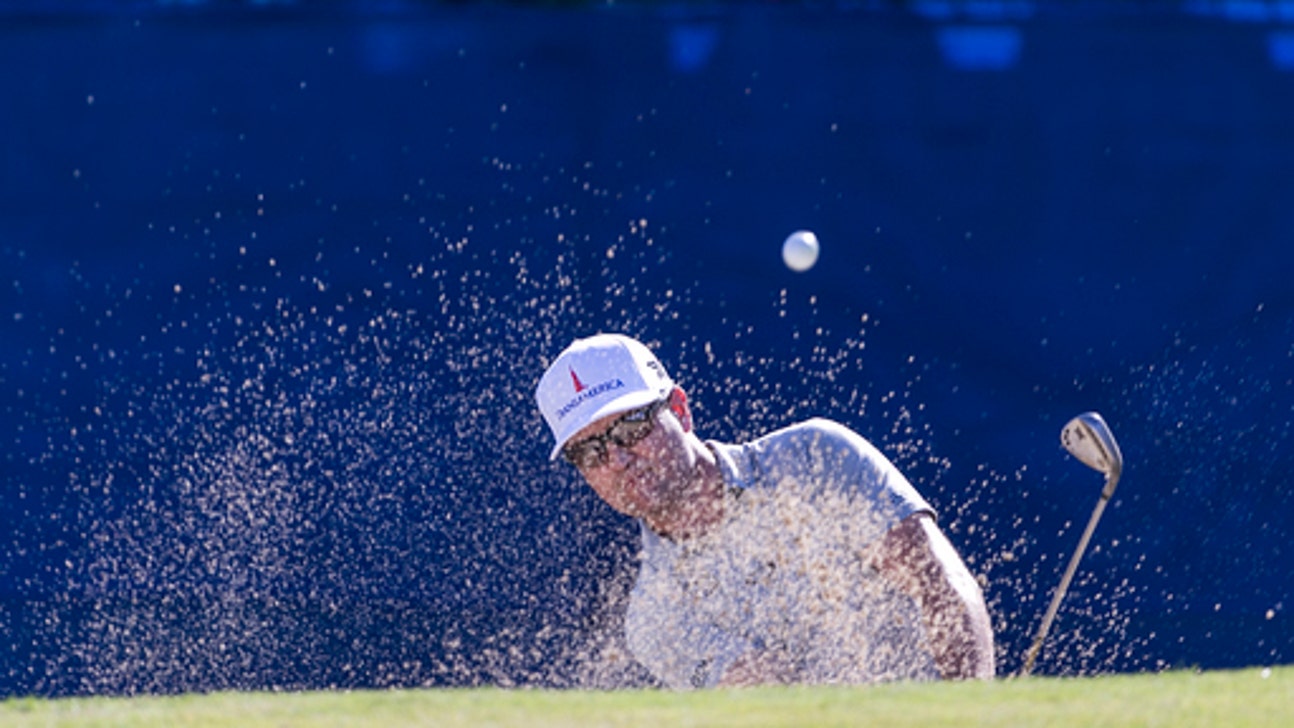 Thomas sets 36-hole record and leads by 5