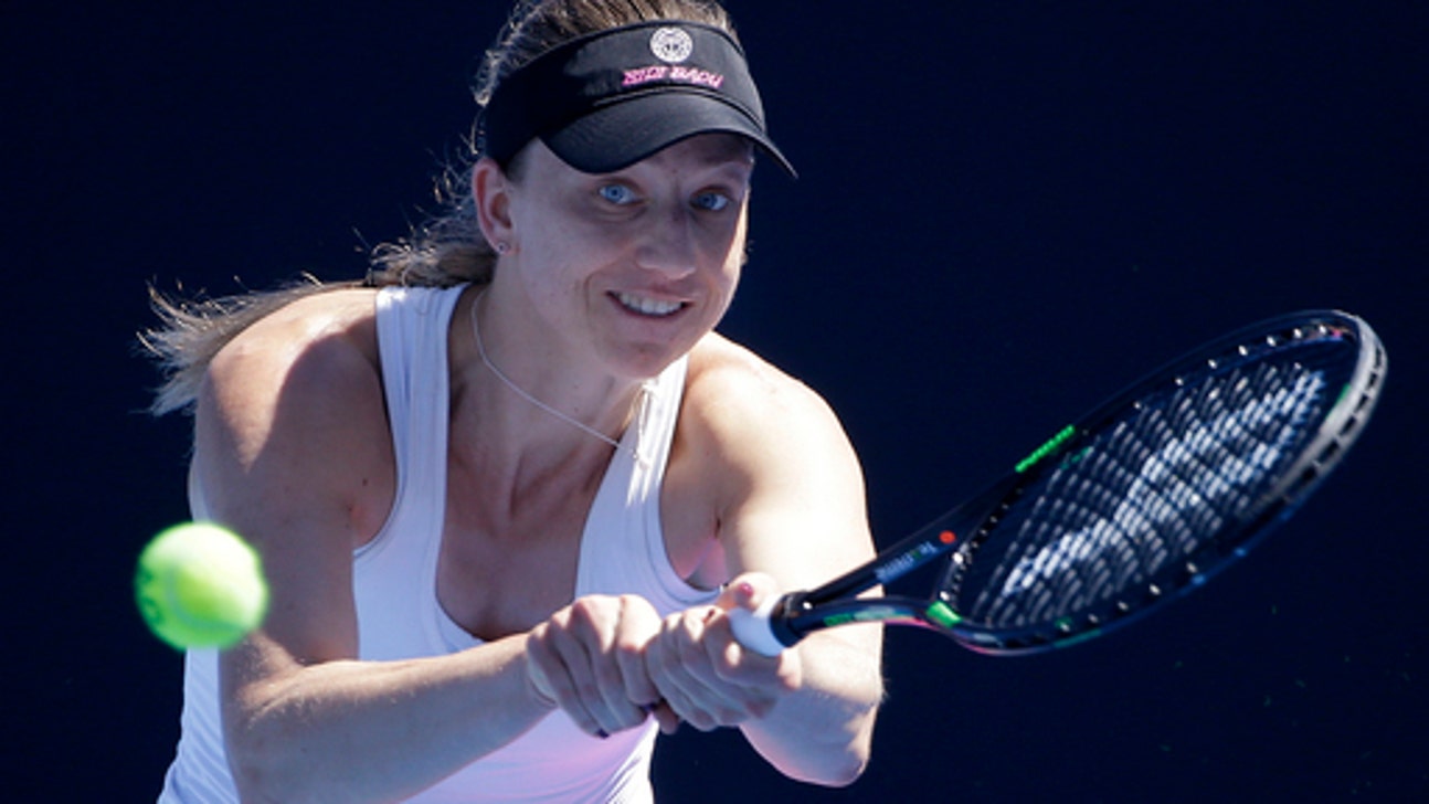 The Latest: Nishikori wins in 5 sets in 1st round