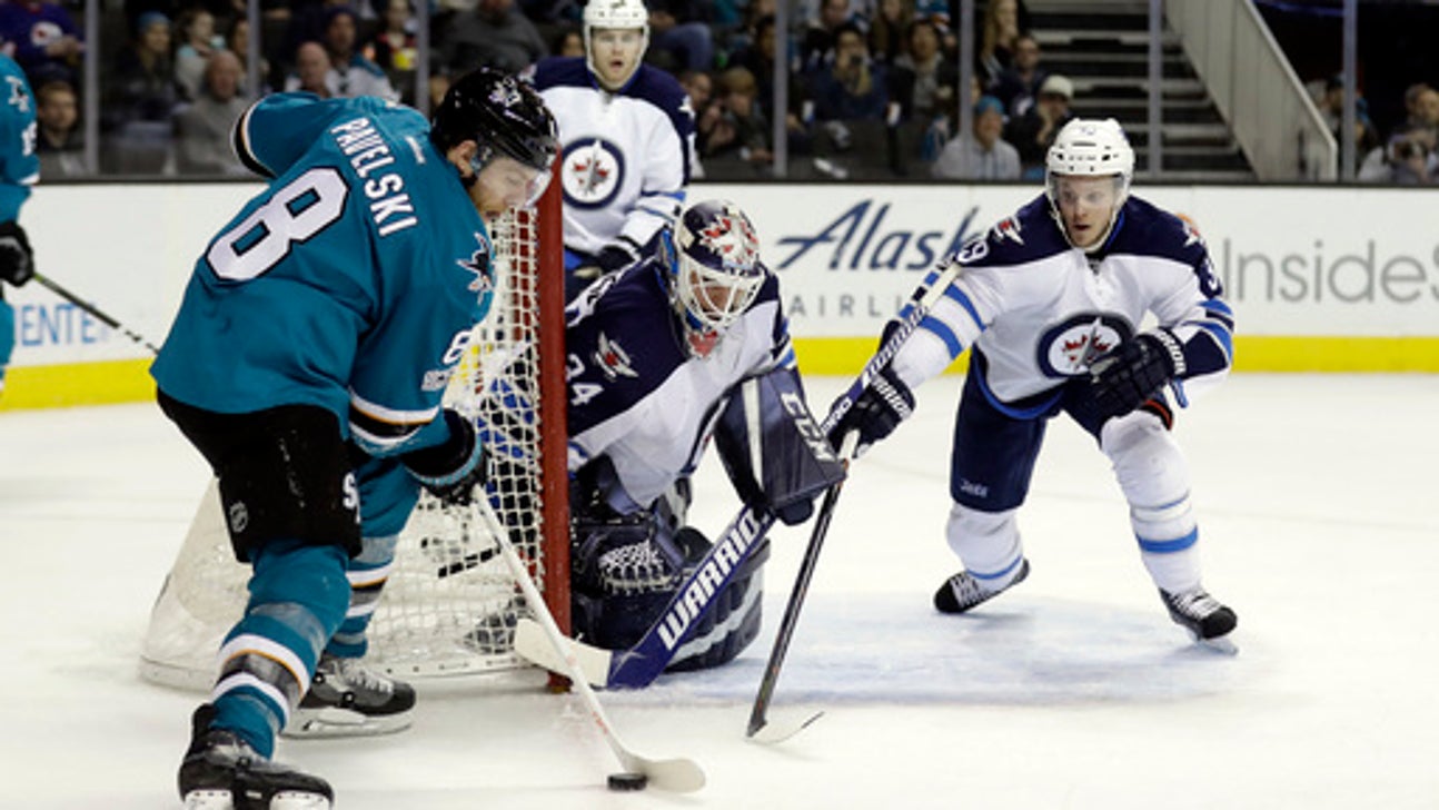 Joel Ward gets goal, assist to lead Sharks past Jets 5-2 (Jan 16, 2017)