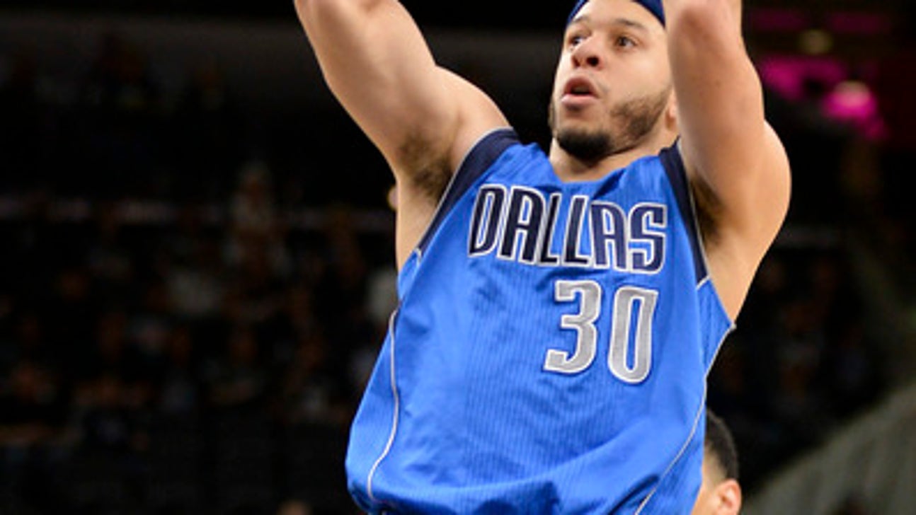 Curry's 24 points help Mavericks hold off Spurs, 105-101 (Jan 29, 2017)