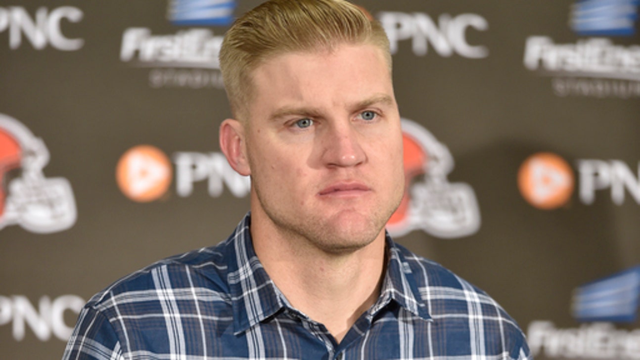 Browns release quarterback Josh McCown