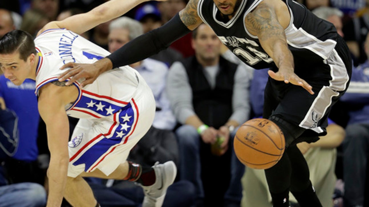 Leonard scores 32, Spurs beat Sixers 111-103 (Feb 08, 2017)