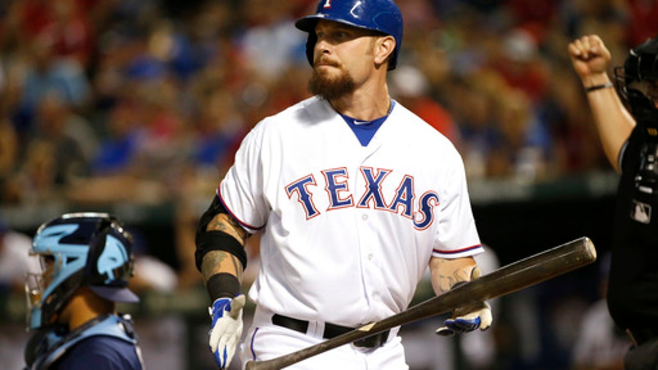 Hamilton back in Rangers camp, knee exam shows no damage