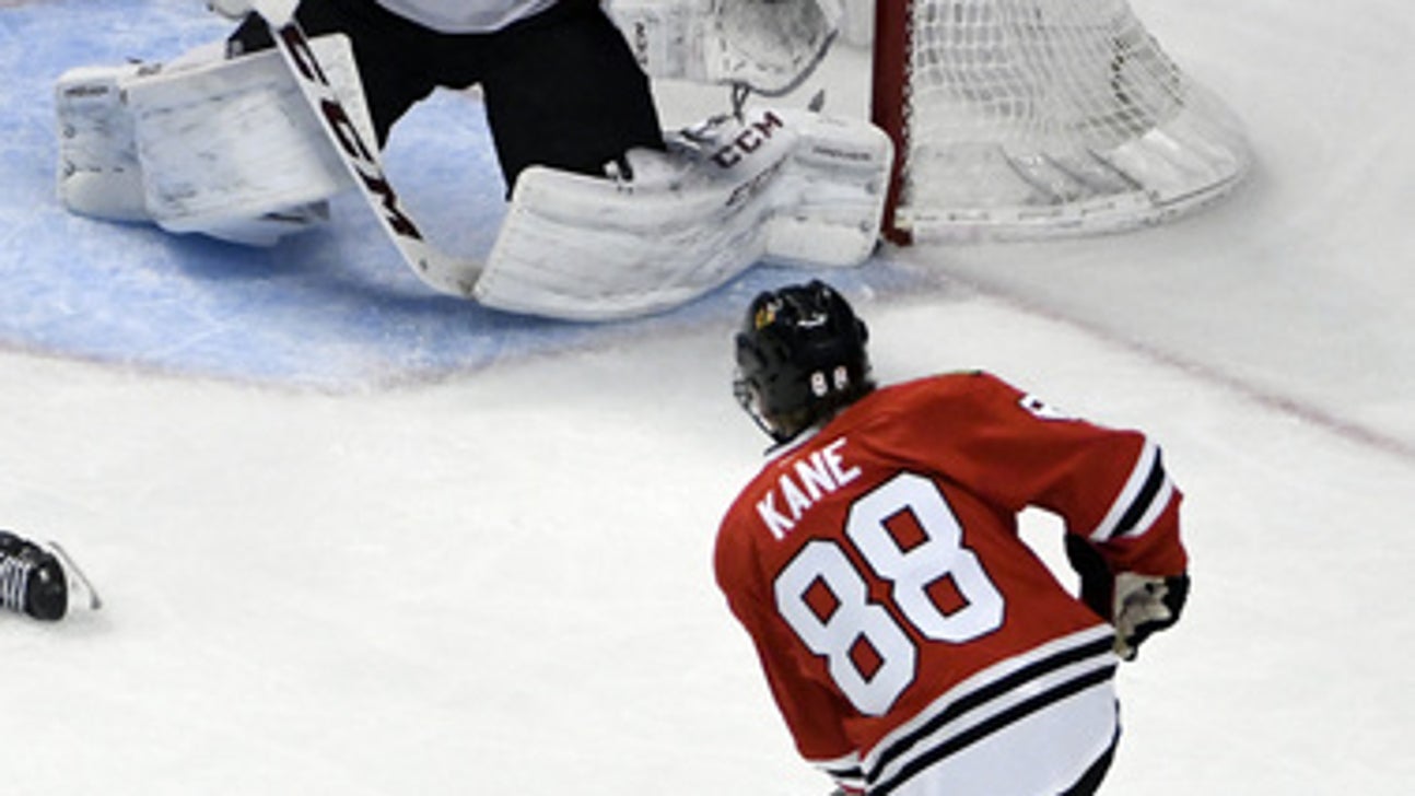 Kane's hat trick leads Blackhawks past Coyotes 6-3 (Feb 23, 2017)