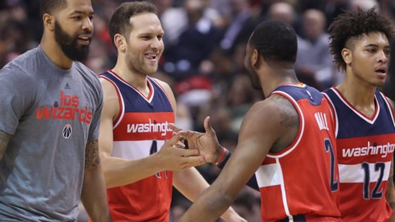 Wizards snap 8-game skid against Raptors with 105-96 win (Mar 01, 2017)