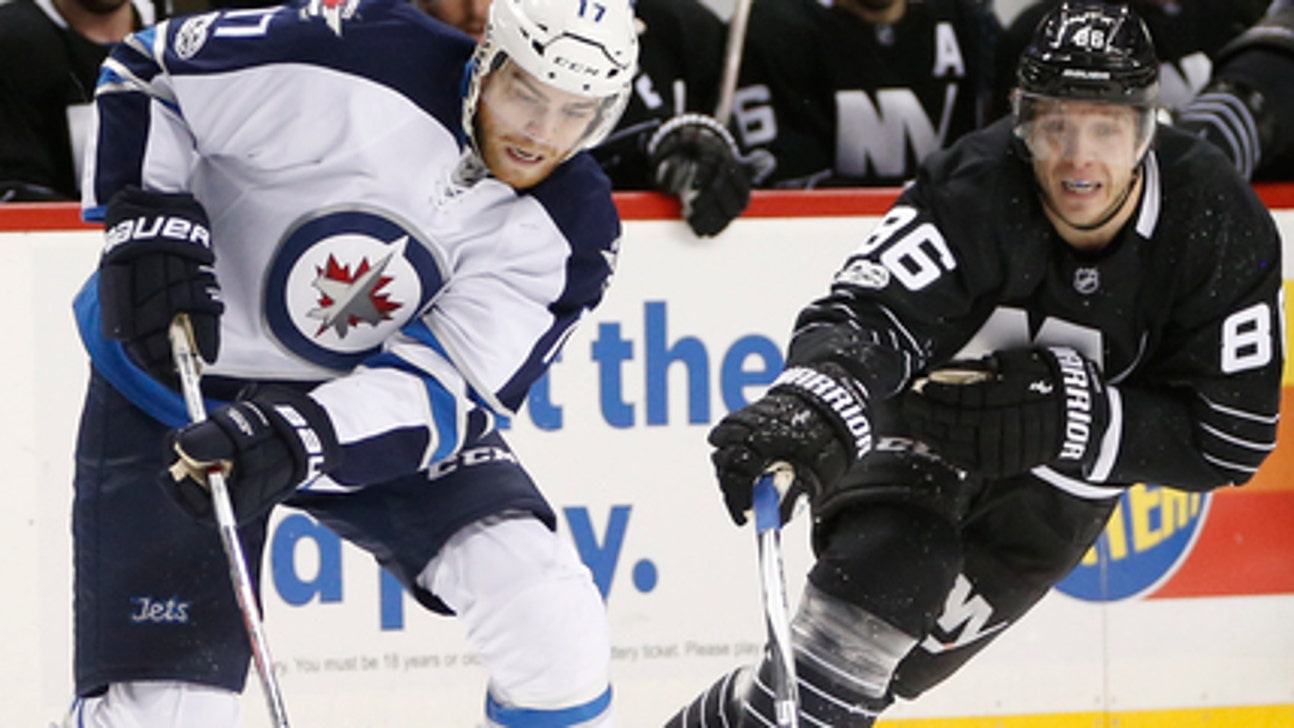 Little scores twice, Hellebuyck solid as Jets beat Isles 4-2 (Mar 16, 2017)