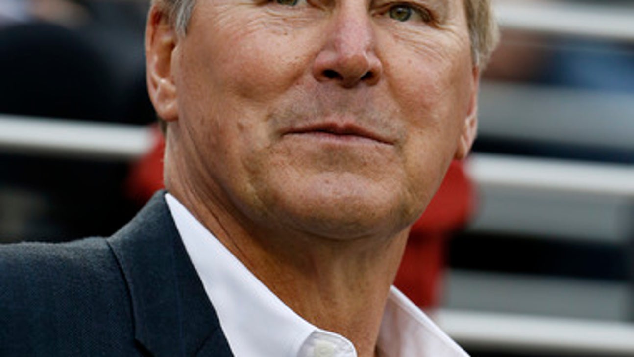 Dwight Clark says he has ALS, suspects football a cause