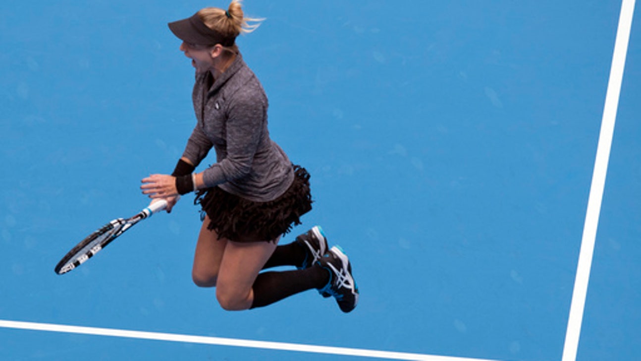 Mattek-Sands upsets Svitolina at Miami Open; Safarova wins (Mar 23, 2017)