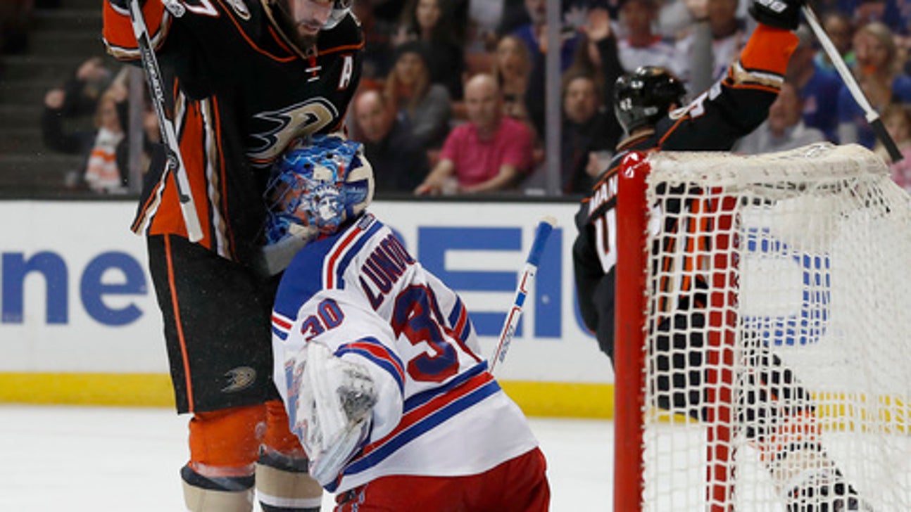 Ducks soar in 6-3 win over Rangers, returning Lundqvist (Mar 26, 2017)