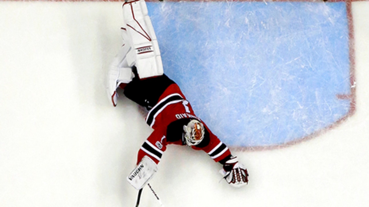 Moore scores 59 seconds into OT, Devils beat Flyers 1-0 (Apr 04, 2017)