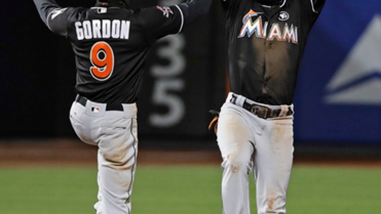 Marlins SS Adeiny Hechavarria on DL with strained oblique