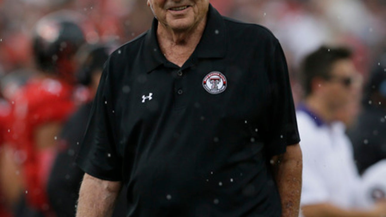 Spike Dykes, revered former coach at Texas Tech, dead at 79