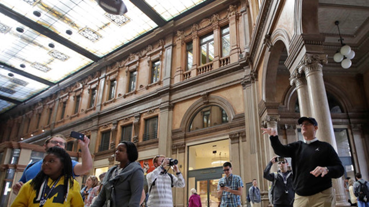 Michigan paints Italy blue in team-building, paintball event