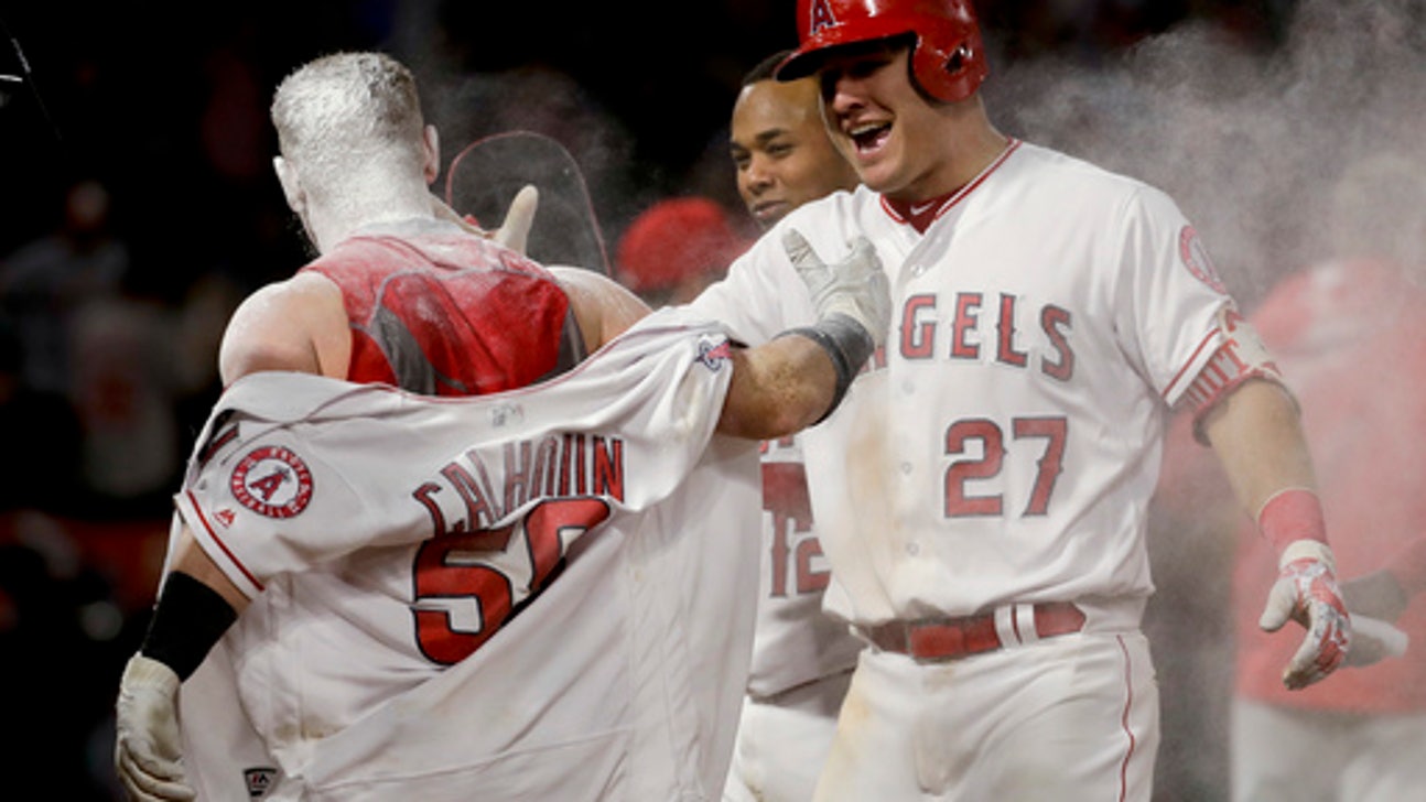 Calhoun single in 11th leads Angels past A's, 2-1 (Apr 25, 2017)