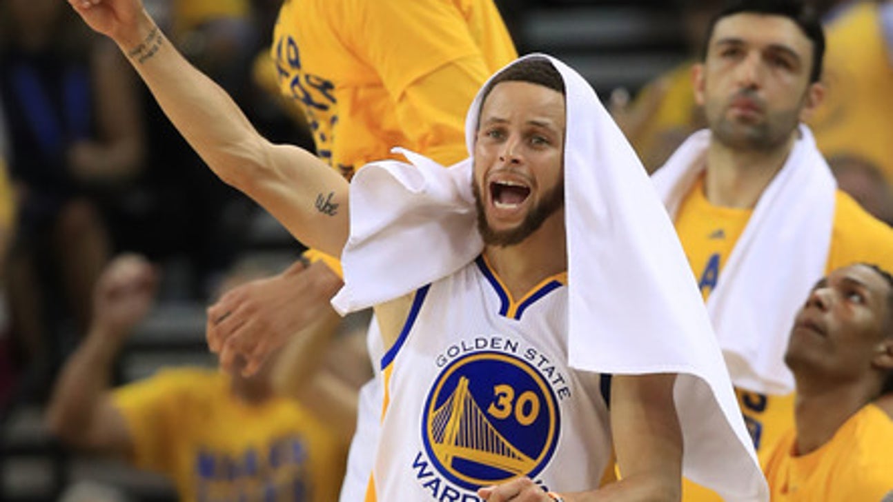 After a week off, Curry, Warriors roll past Jazz in Game 1 (May 02, 2017)