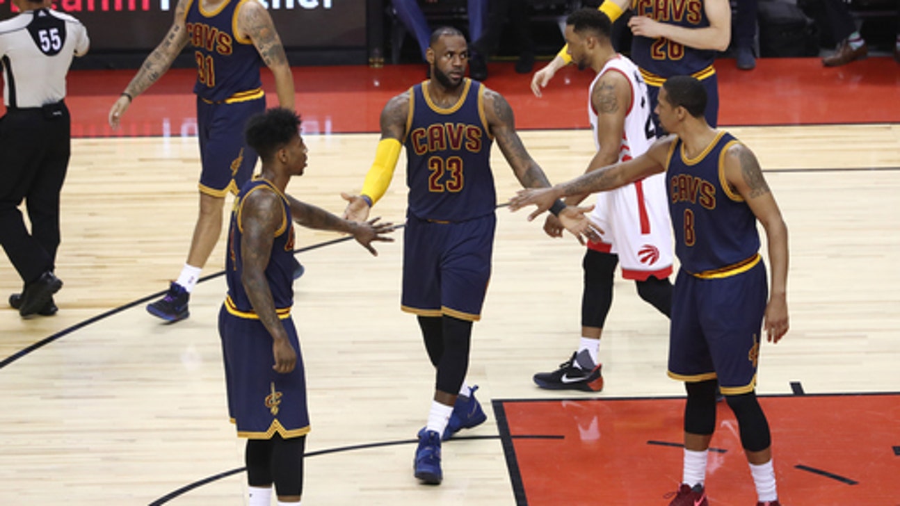 James scores 35, Cavs take 3-0 lead with 115-94 victory (May 05, 2017)