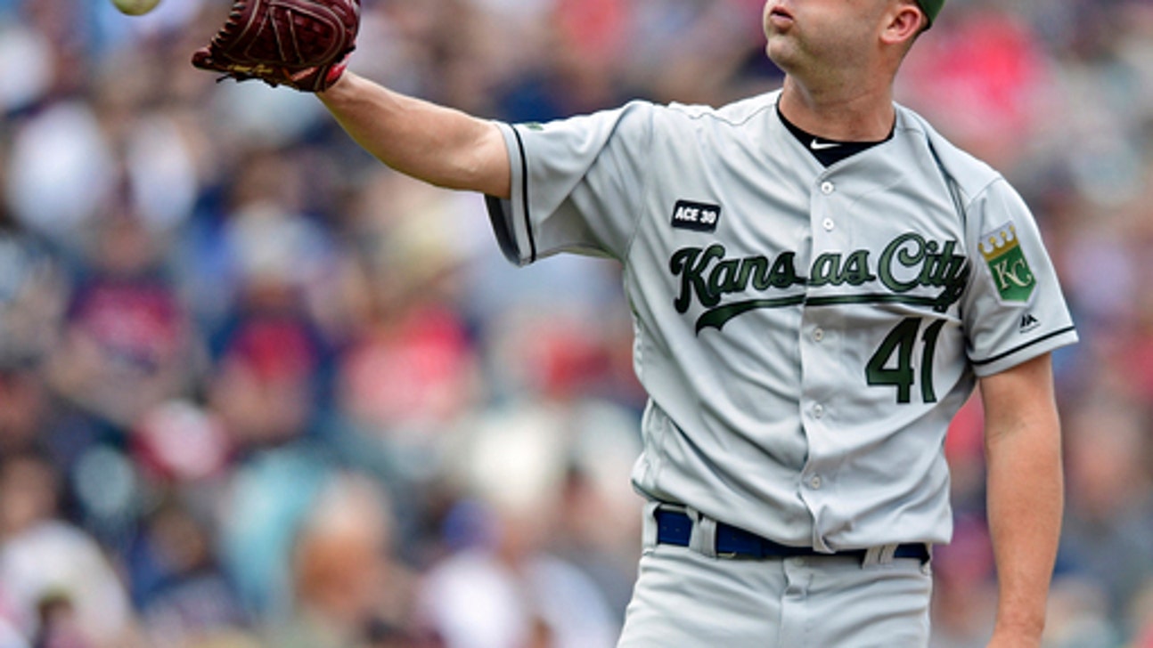 Royals LHP Duffy out 6-to-8 weeks with oblique strain